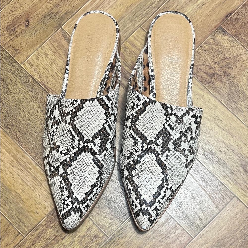 Crown Vintage Black and White Snakeskin Mules